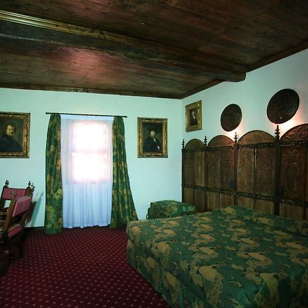 Castello Di Pavone Hotel Pavone Canavese Exterior photo