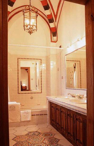 Castello Di Pavone Hotel Pavone Canavese Room photo