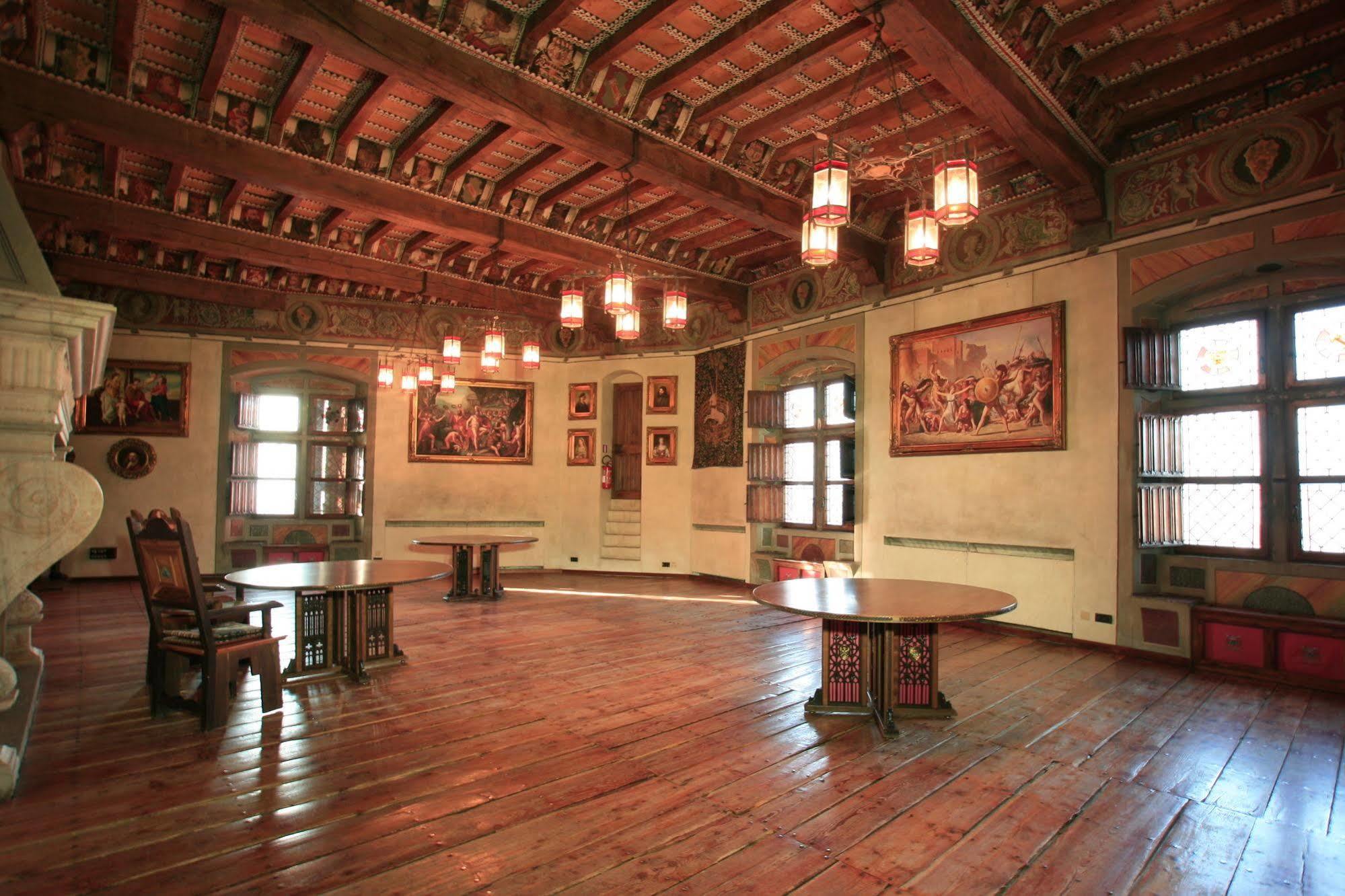 Castello Di Pavone Hotel Pavone Canavese Exterior photo