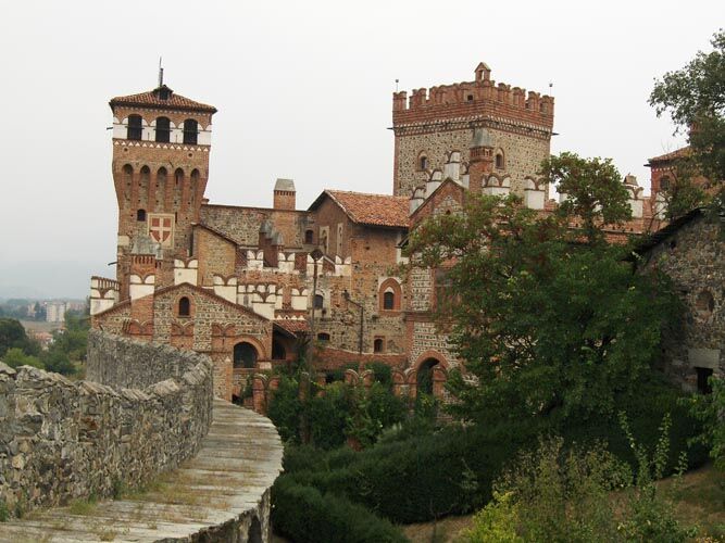 Castello Di Pavone Hotel Pavone Canavese Exterior photo